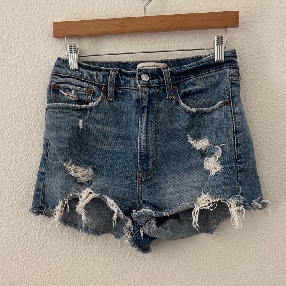 Abercrombie & Fitch The Mom Short High Rise Size  Distressed Button Fly Casual